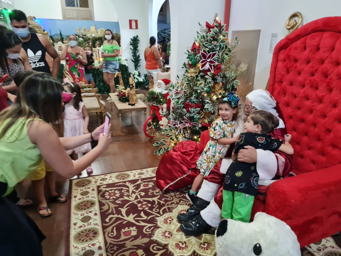 Inaugurada a decoração natalina de Pará de Minas