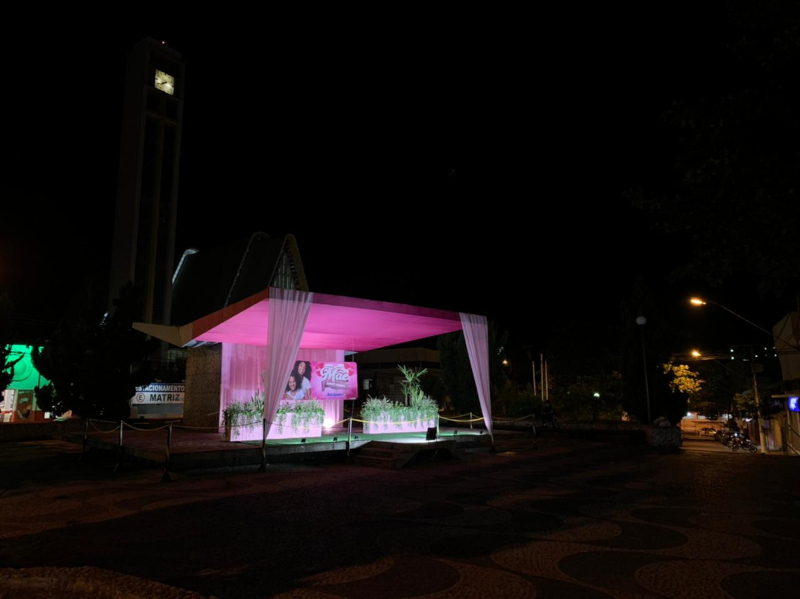 Pará de Minas em clima do Dia das Mães com homenagem e horário especial no comércio