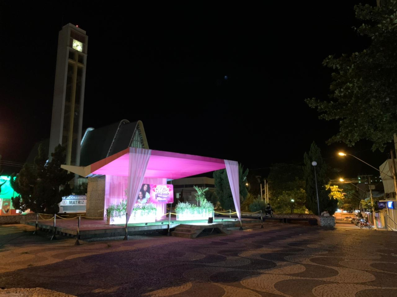 Pará de Minas em clima do Dia das Mães com homenagem e horário especial no comércio