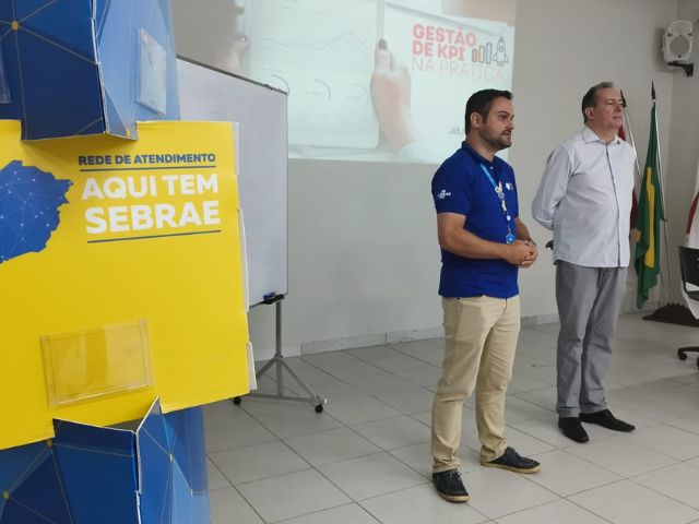 Oficinas do Programa Varejo Mais do Sebrae capacitam equipes de empresas associadas Ascipam