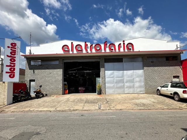 A tradicional Eletrofaria reinaugura loja com muitas novidades