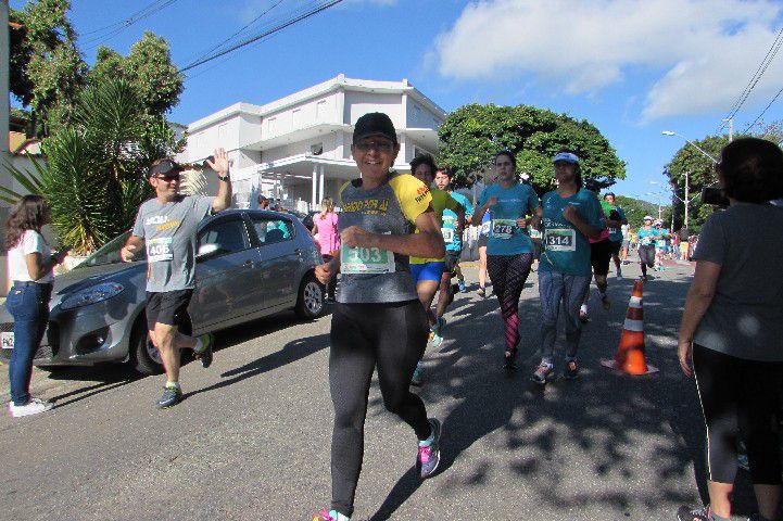 Ruas de Pará de Minas foram tomadas por atletas na 4ª edição da Corrida Sicoob Ascicred