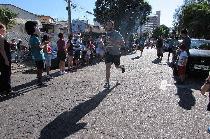 Ruas de Pará de Minas foram tomadas por atletas na 4ª edição da Corrida Sicoob Ascicred