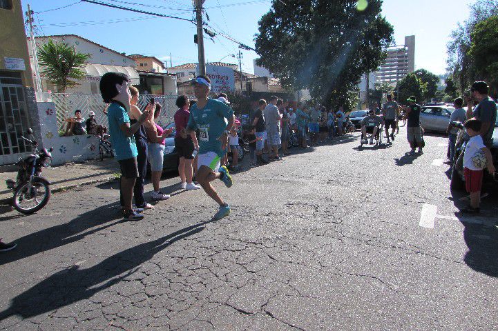 Ruas de Pará de Minas foram tomadas por atletas na 4ª edição da Corrida Sicoob Ascicred