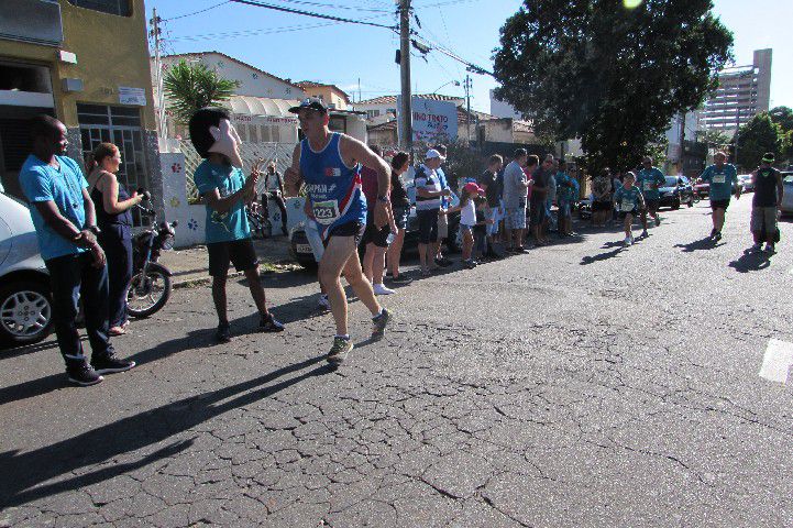 Ruas de Pará de Minas foram tomadas por atletas na 4ª edição da Corrida Sicoob Ascicred