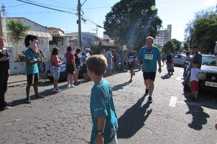 Ruas de Pará de Minas foram tomadas por atletas na 4ª edição da Corrida Sicoob Ascicred