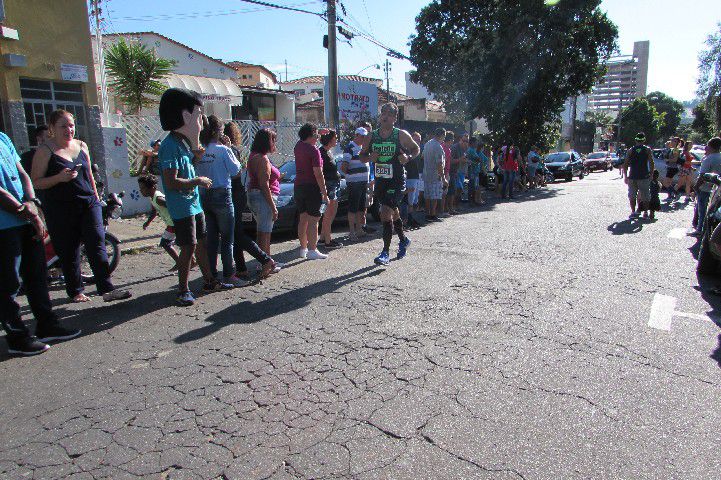 Ruas de Pará de Minas foram tomadas por atletas na 4ª edição da Corrida Sicoob Ascicred