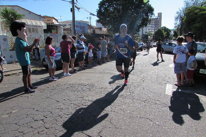 Ruas de Pará de Minas foram tomadas por atletas na 4ª edição da Corrida Sicoob Ascicred