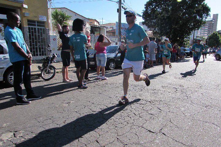 Ruas de Pará de Minas foram tomadas por atletas na 4ª edição da Corrida Sicoob Ascicred