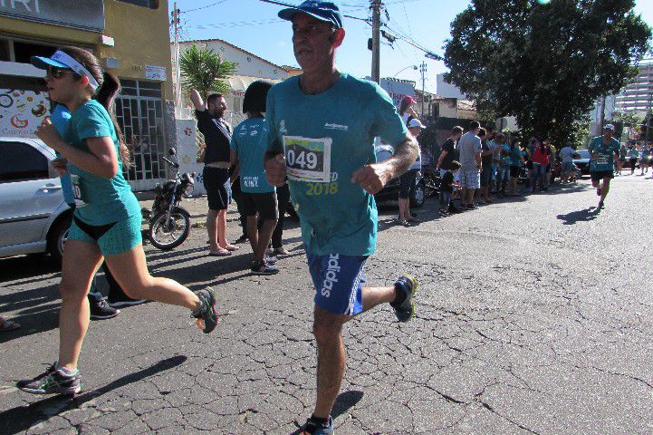 Ruas de Pará de Minas foram tomadas por atletas na 4ª edição da Corrida Sicoob Ascicred