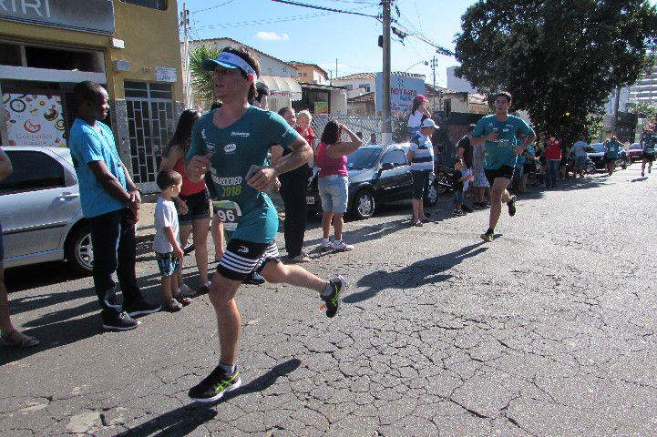 Ruas de Pará de Minas foram tomadas por atletas na 4ª edição da Corrida Sicoob Ascicred