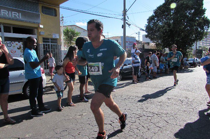 Ruas de Pará de Minas foram tomadas por atletas na 4ª edição da Corrida Sicoob Ascicred