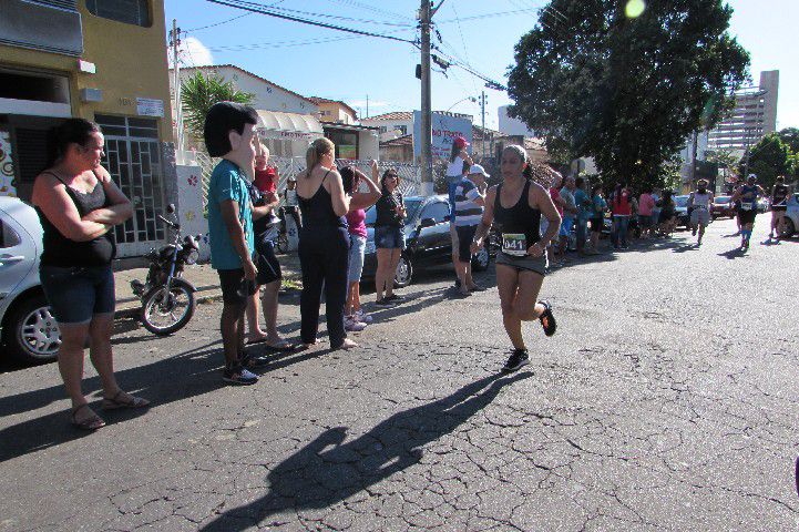 Ruas de Pará de Minas foram tomadas por atletas na 4ª edição da Corrida Sicoob Ascicred