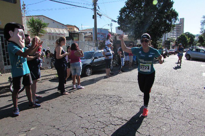 Ruas de Pará de Minas foram tomadas por atletas na 4ª edição da Corrida Sicoob Ascicred