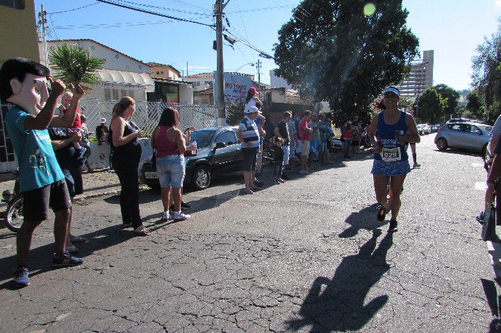 Ruas de Pará de Minas foram tomadas por atletas na 4ª edição da Corrida Sicoob Ascicred