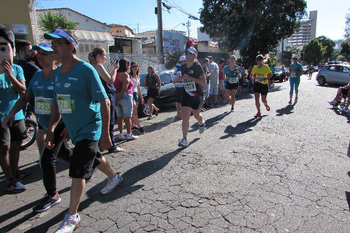 Ruas de Pará de Minas foram tomadas por atletas na 4ª edição da Corrida Sicoob Ascicred