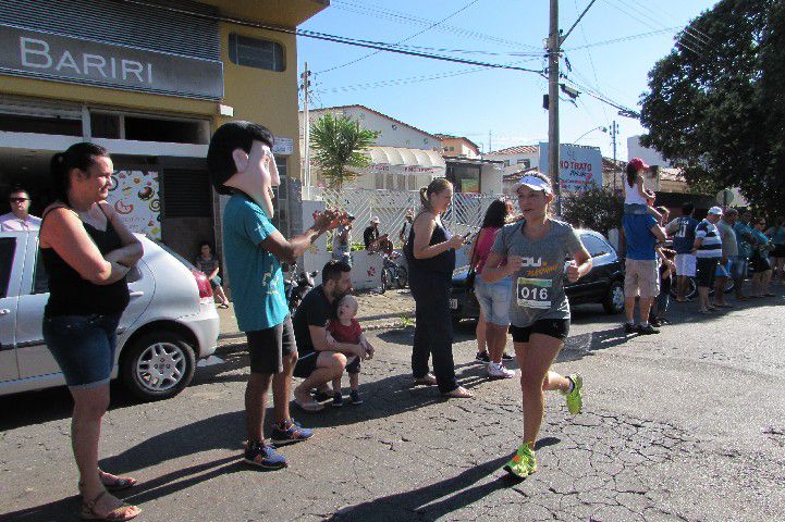 Ruas de Pará de Minas foram tomadas por atletas na 4ª edição da Corrida Sicoob Ascicred