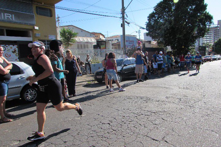 Ruas de Pará de Minas foram tomadas por atletas na 4ª edição da Corrida Sicoob Ascicred