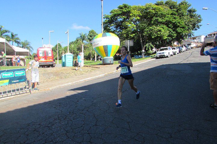 Ruas de Pará de Minas foram tomadas por atletas na 4ª edição da Corrida Sicoob Ascicred