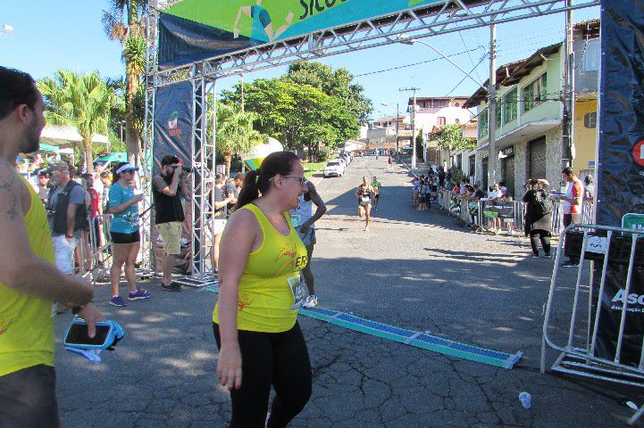 Ruas de Pará de Minas foram tomadas por atletas na 4ª edição da Corrida Sicoob Ascicred