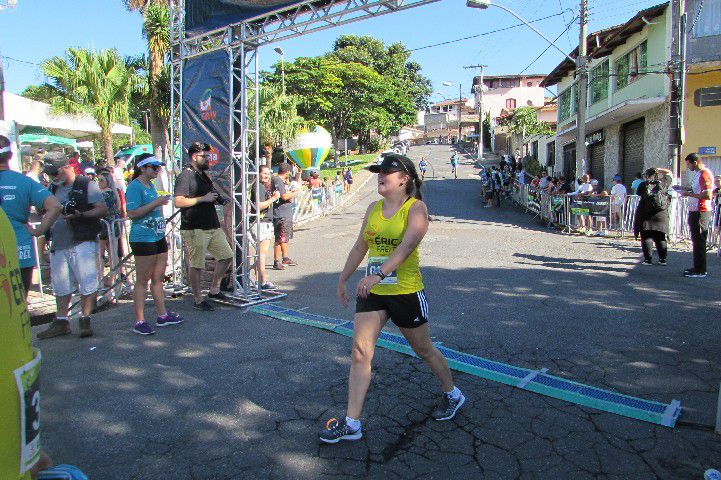 Ruas de Pará de Minas foram tomadas por atletas na 4ª edição da Corrida Sicoob Ascicred