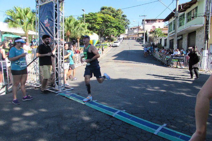 Ruas de Pará de Minas foram tomadas por atletas na 4ª edição da Corrida Sicoob Ascicred