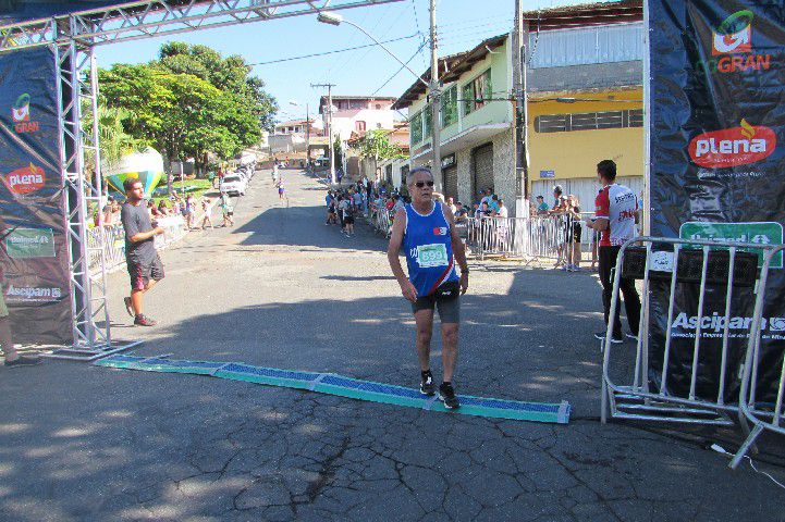 Ruas de Pará de Minas foram tomadas por atletas na 4ª edição da Corrida Sicoob Ascicred