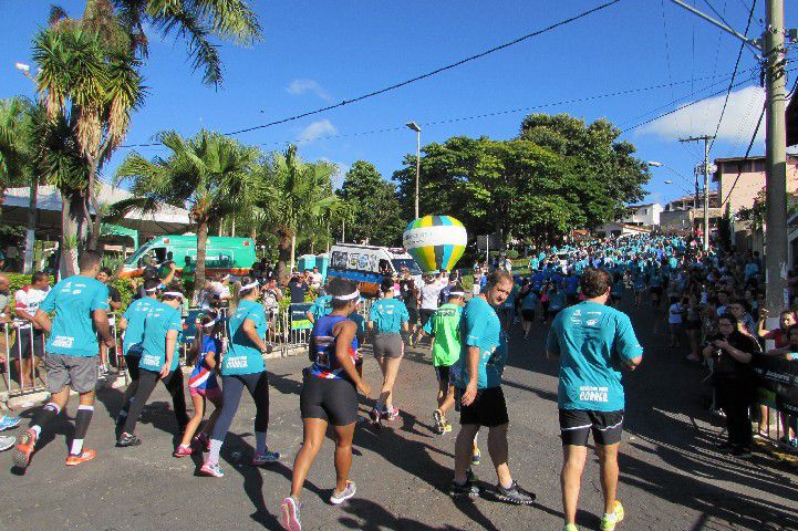 Ruas de Pará de Minas foram tomadas por atletas na 4ª edição da Corrida Sicoob Ascicred