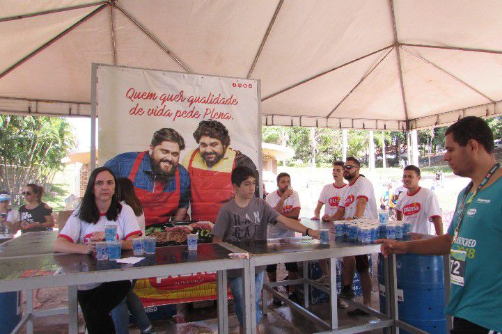 Ruas de Pará de Minas foram tomadas por atletas na 4ª edição da Corrida Sicoob Ascicred