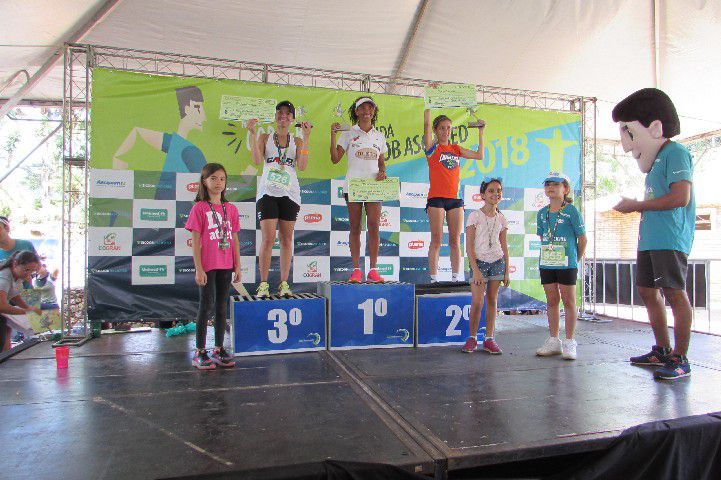 Ruas de Pará de Minas foram tomadas por atletas na 4ª edição da Corrida Sicoob Ascicred