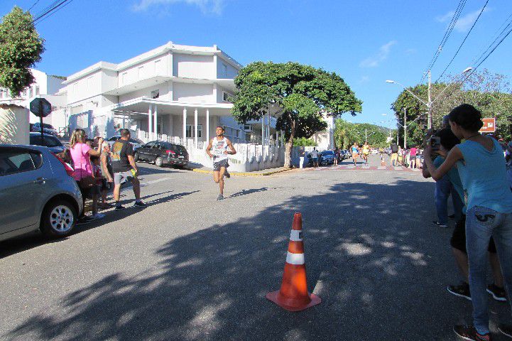 Ruas de Pará de Minas foram tomadas por atletas na 4ª edição da Corrida Sicoob Ascicred