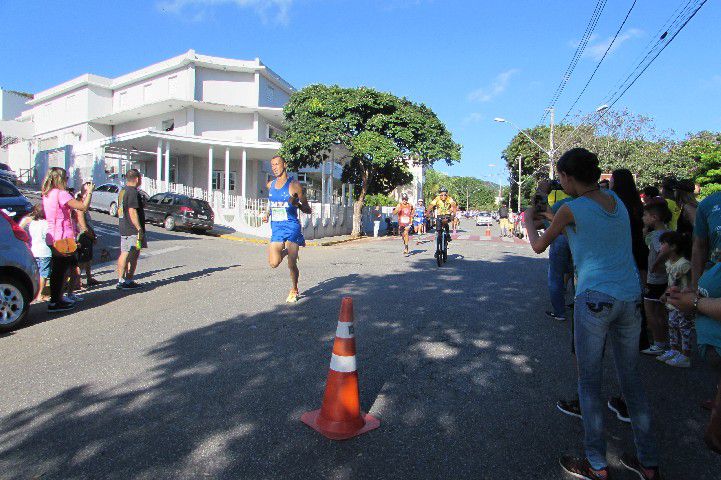 Ruas de Pará de Minas foram tomadas por atletas na 4ª edição da Corrida Sicoob Ascicred