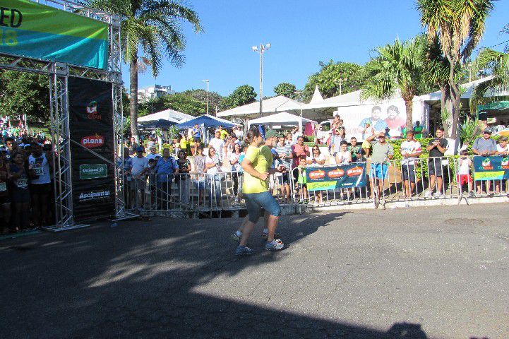 Ruas de Pará de Minas foram tomadas por atletas na 4ª edição da Corrida Sicoob Ascicred