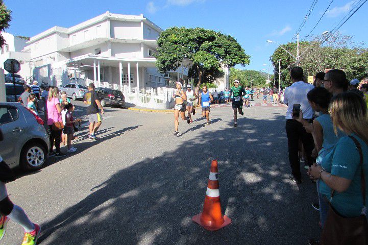 Ruas de Pará de Minas foram tomadas por atletas na 4ª edição da Corrida Sicoob Ascicred