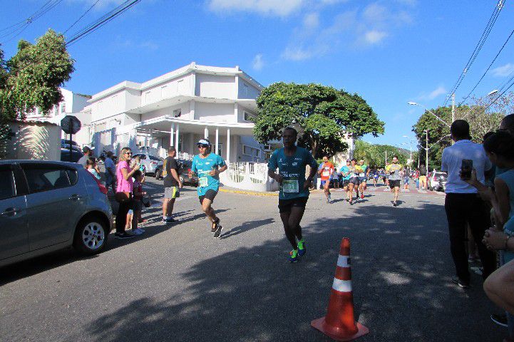 Ruas de Pará de Minas foram tomadas por atletas na 4ª edição da Corrida Sicoob Ascicred