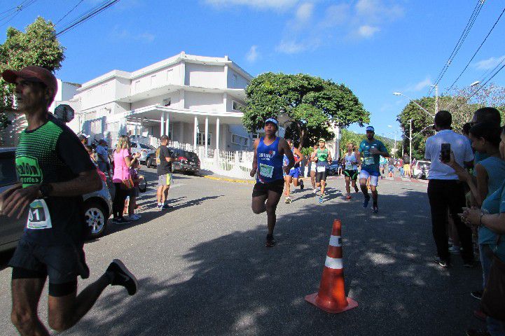 Ruas de Pará de Minas foram tomadas por atletas na 4ª edição da Corrida Sicoob Ascicred