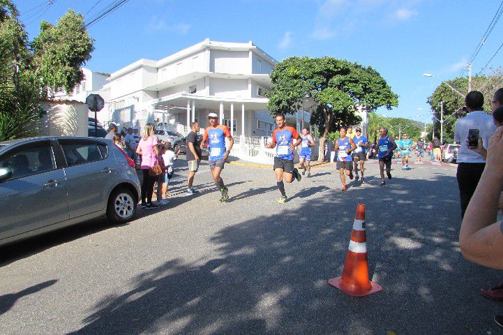 Ruas de Pará de Minas foram tomadas por atletas na 4ª edição da Corrida Sicoob Ascicred