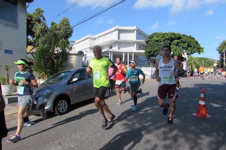 Ruas de Pará de Minas foram tomadas por atletas na 4ª edição da Corrida Sicoob Ascicred