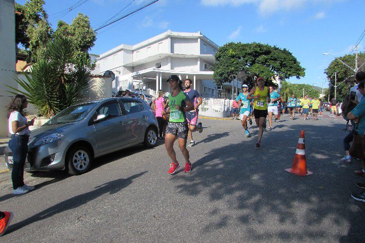 Ruas de Pará de Minas foram tomadas por atletas na 4ª edição da Corrida Sicoob Ascicred