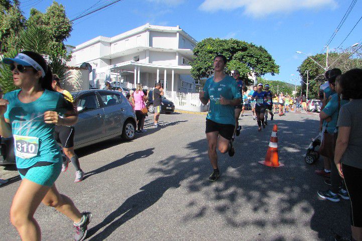 Ruas de Pará de Minas foram tomadas por atletas na 4ª edição da Corrida Sicoob Ascicred