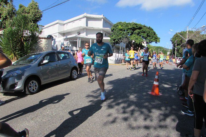 Ruas de Pará de Minas foram tomadas por atletas na 4ª edição da Corrida Sicoob Ascicred