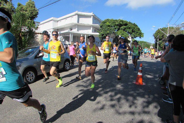 Ruas de Pará de Minas foram tomadas por atletas na 4ª edição da Corrida Sicoob Ascicred