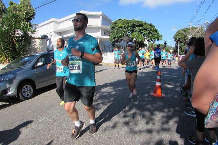 Ruas de Pará de Minas foram tomadas por atletas na 4ª edição da Corrida Sicoob Ascicred