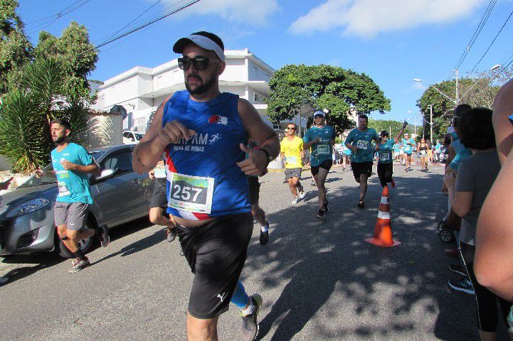 Ruas de Pará de Minas foram tomadas por atletas na 4ª edição da Corrida Sicoob Ascicred