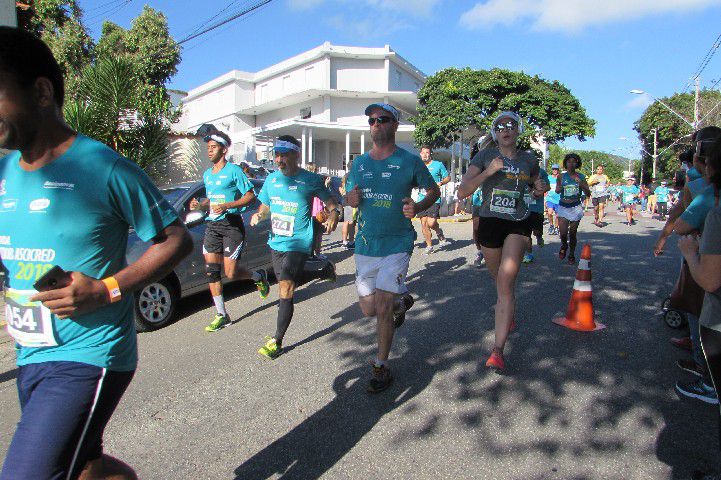 Ruas de Pará de Minas foram tomadas por atletas na 4ª edição da Corrida Sicoob Ascicred