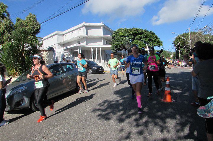 Ruas de Pará de Minas foram tomadas por atletas na 4ª edição da Corrida Sicoob Ascicred