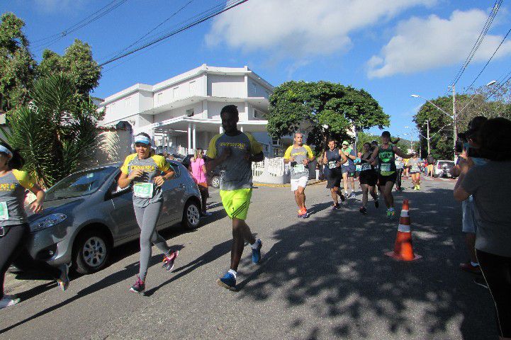 Ruas de Pará de Minas foram tomadas por atletas na 4ª edição da Corrida Sicoob Ascicred