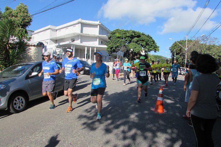 Ruas de Pará de Minas foram tomadas por atletas na 4ª edição da Corrida Sicoob Ascicred