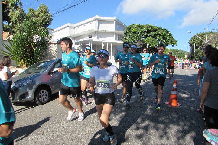 Ruas de Pará de Minas foram tomadas por atletas na 4ª edição da Corrida Sicoob Ascicred