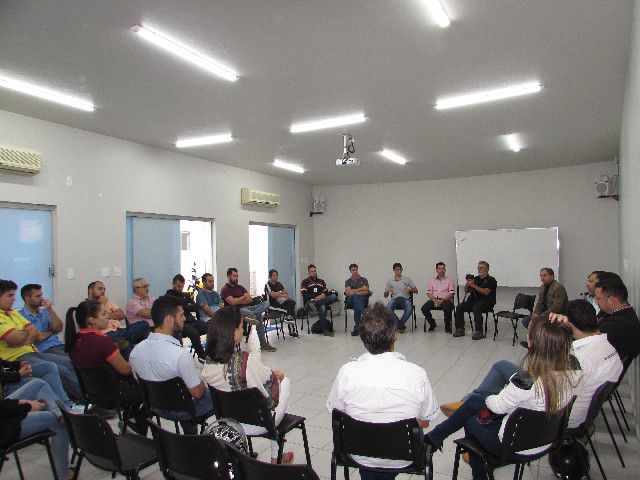 Jovens Empreendedores se unem em prol do desenvolvimento das empresas